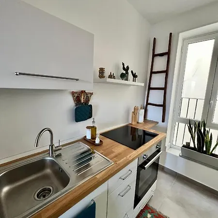 Orlando_a Center Sicilian Treat Apartment Palermo
